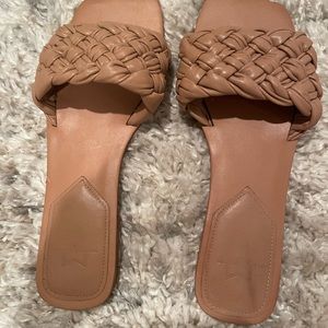 Marc fisher reanna slides